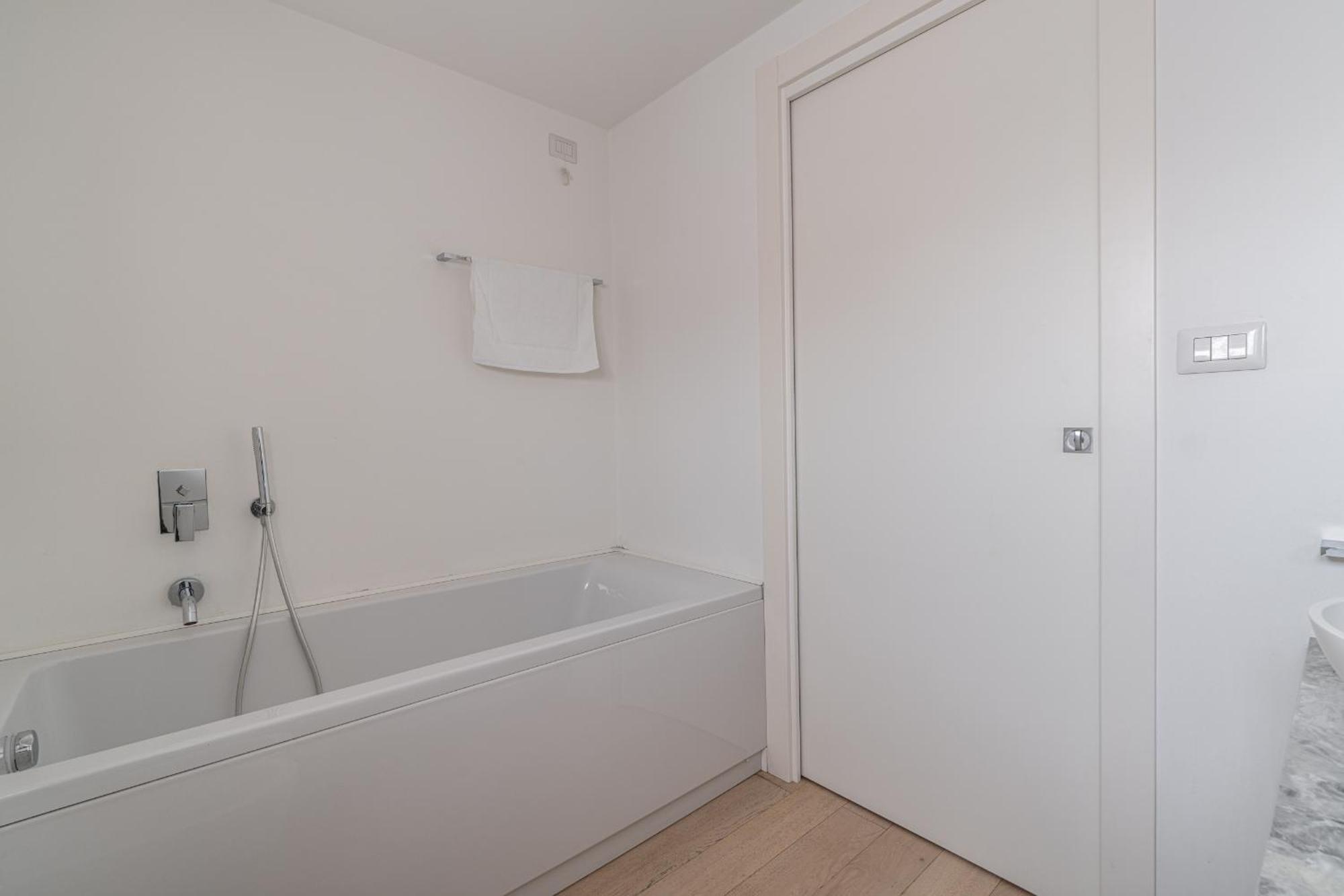 Parmenide Apartment Mailand